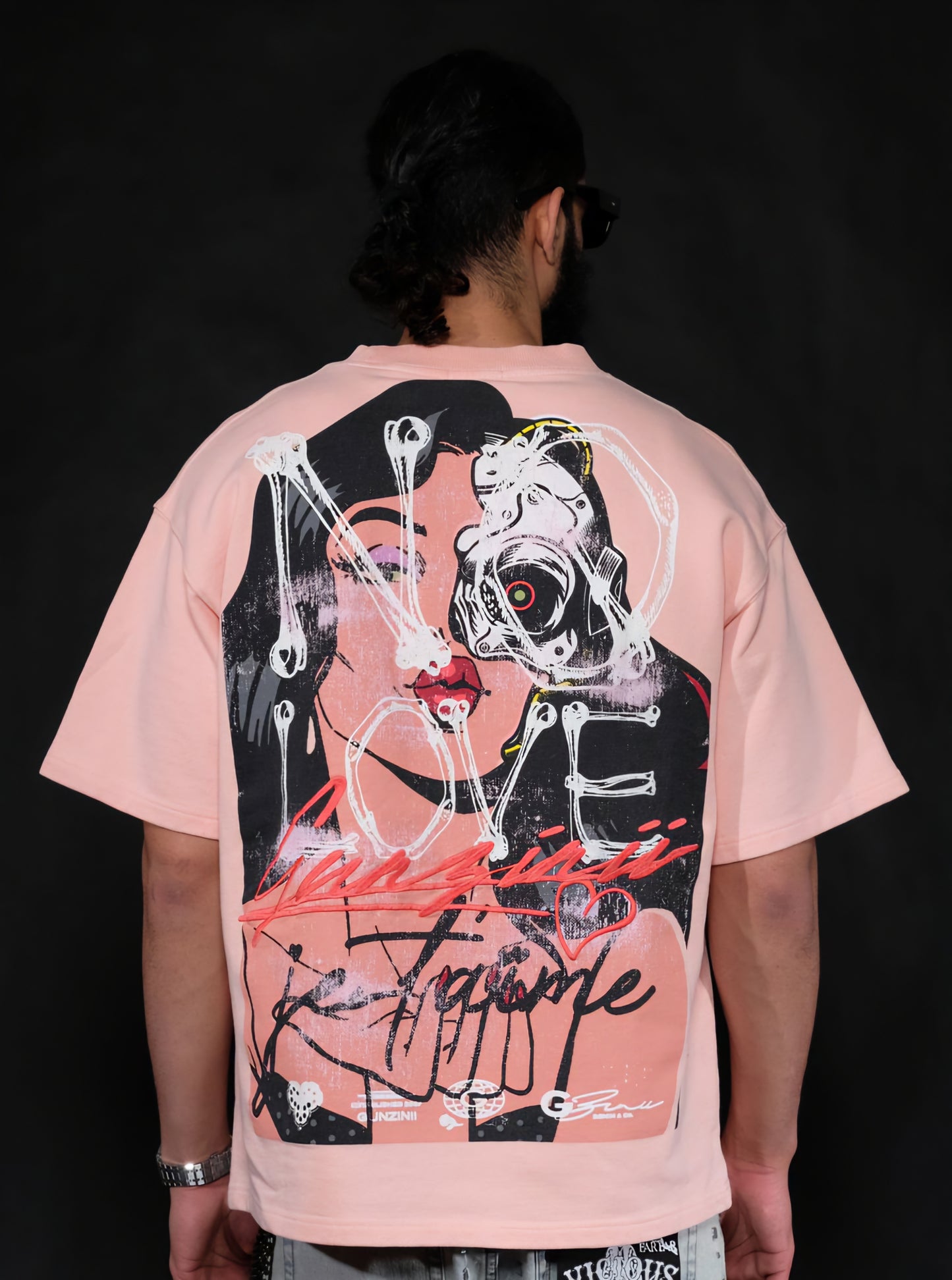 Gunzinii No Love T-shirt