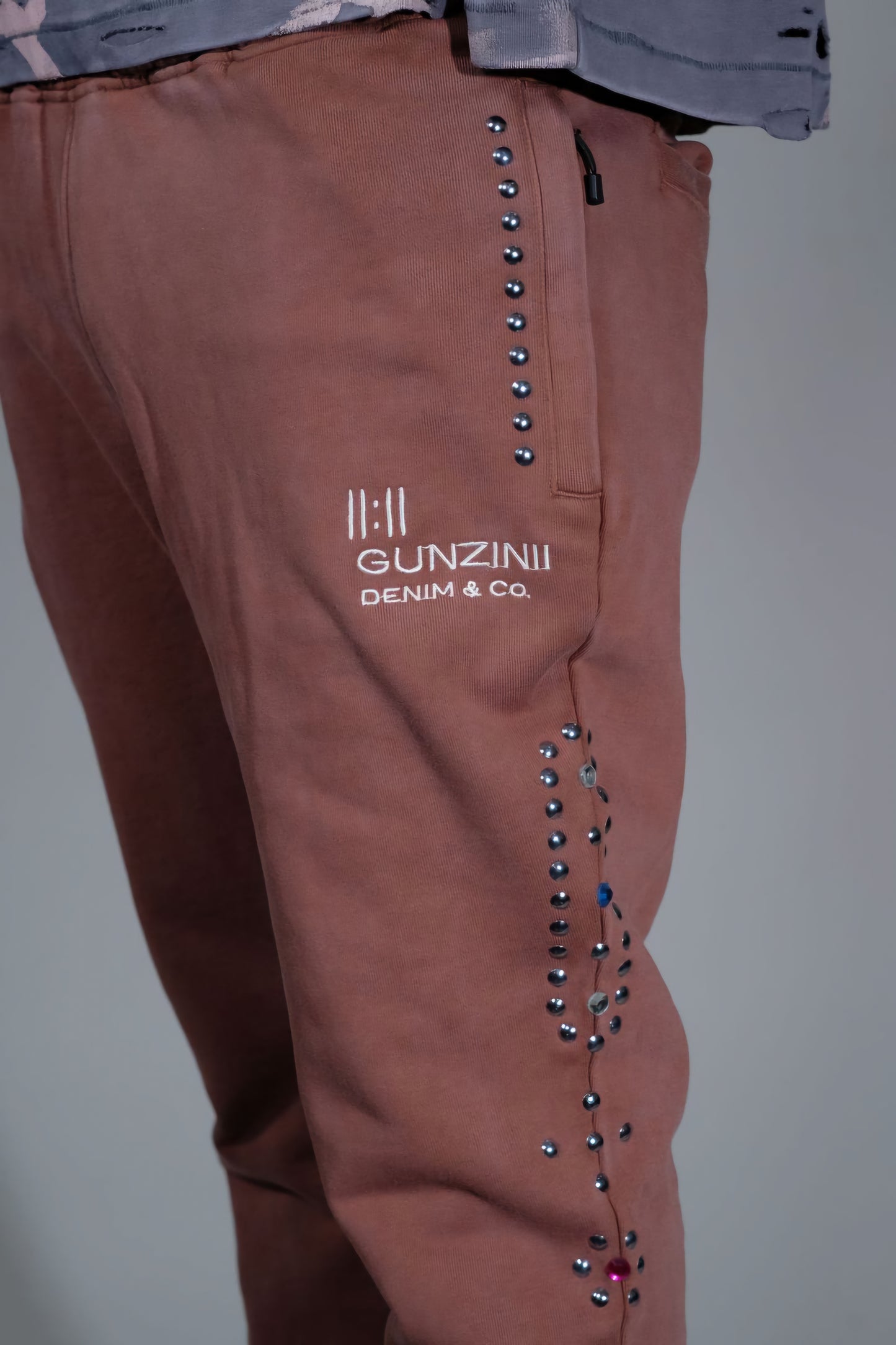 Gunzinii Studded Stacked Sweatpants (Brown)